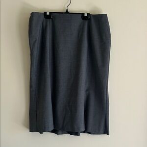 NWOT.  Talbots Woman Lightweight and Stretchy Gray fitted A-line skirt.
